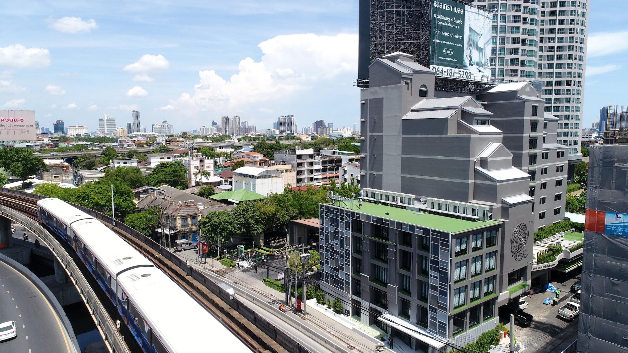 Oakwood Hotel & Residence Bangkok Sha Plus Certified Exterior photo