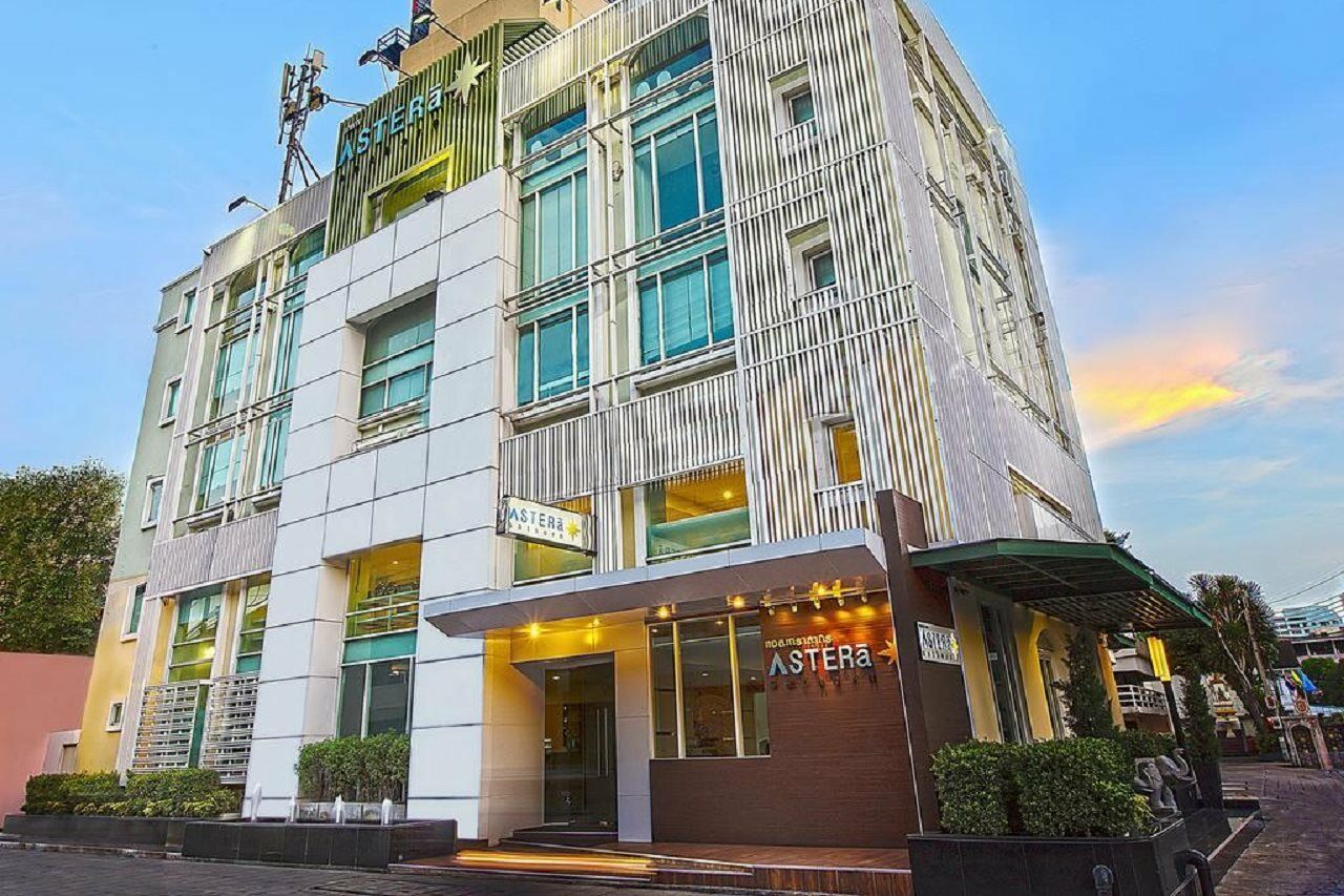 Oakwood Hotel & Residence Bangkok Sha Plus Certified Exterior photo